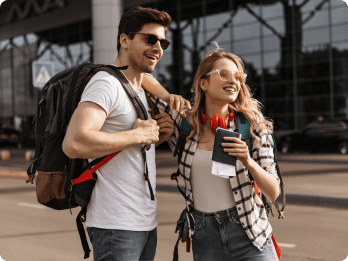 Clientes en la agencia de viajes MTOM